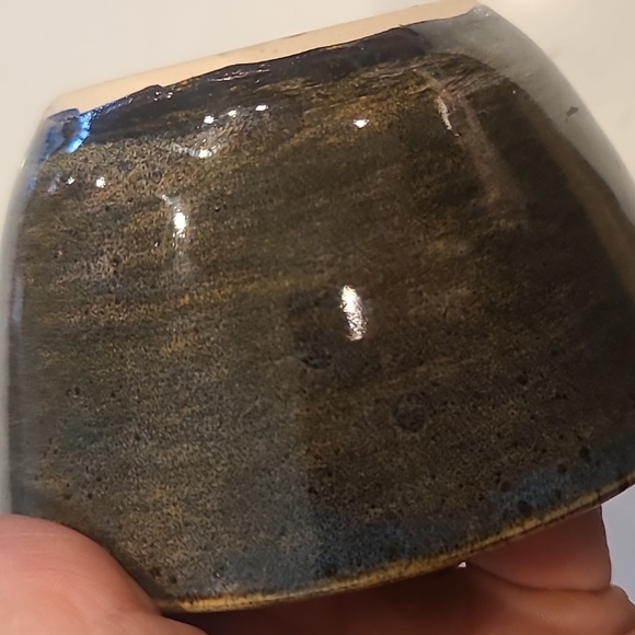 Handmade Pottery Bowl - Picture 4 of 8